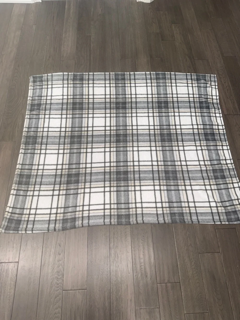 Plush Gray & White Plaid Throw Blanket 47x58